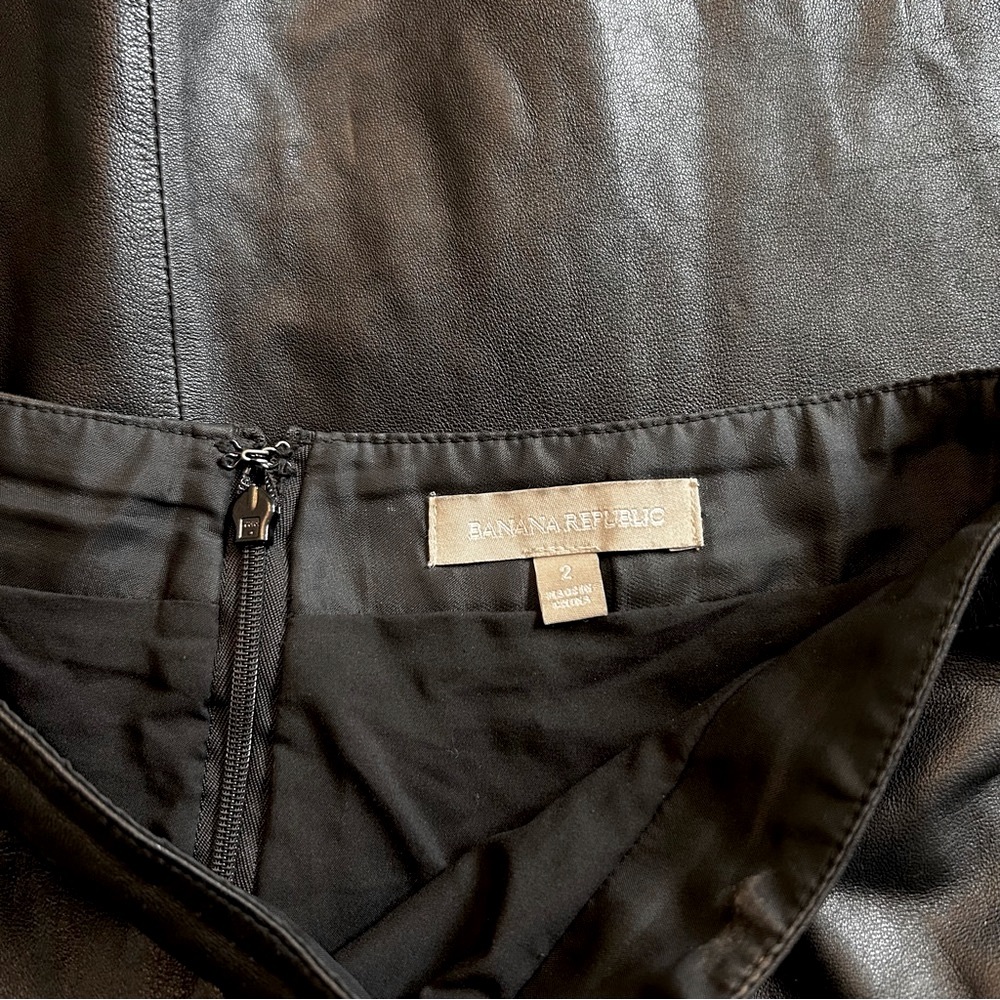 Banana Republic Authentic Leather Short Skirt Black - Picture 8 of 10